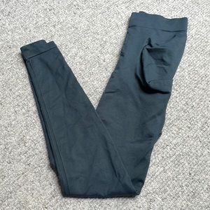 BLANQI everyday maternity support leggings.